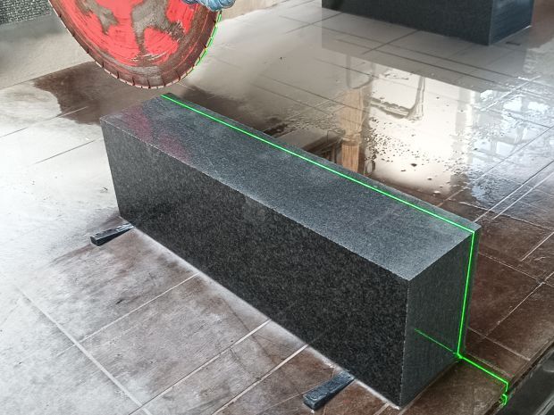 Auf 12cm Stärke sägen