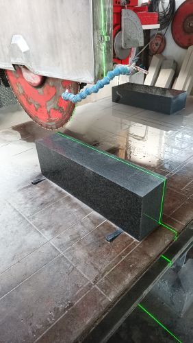 Auf 12cm Stärke sägen